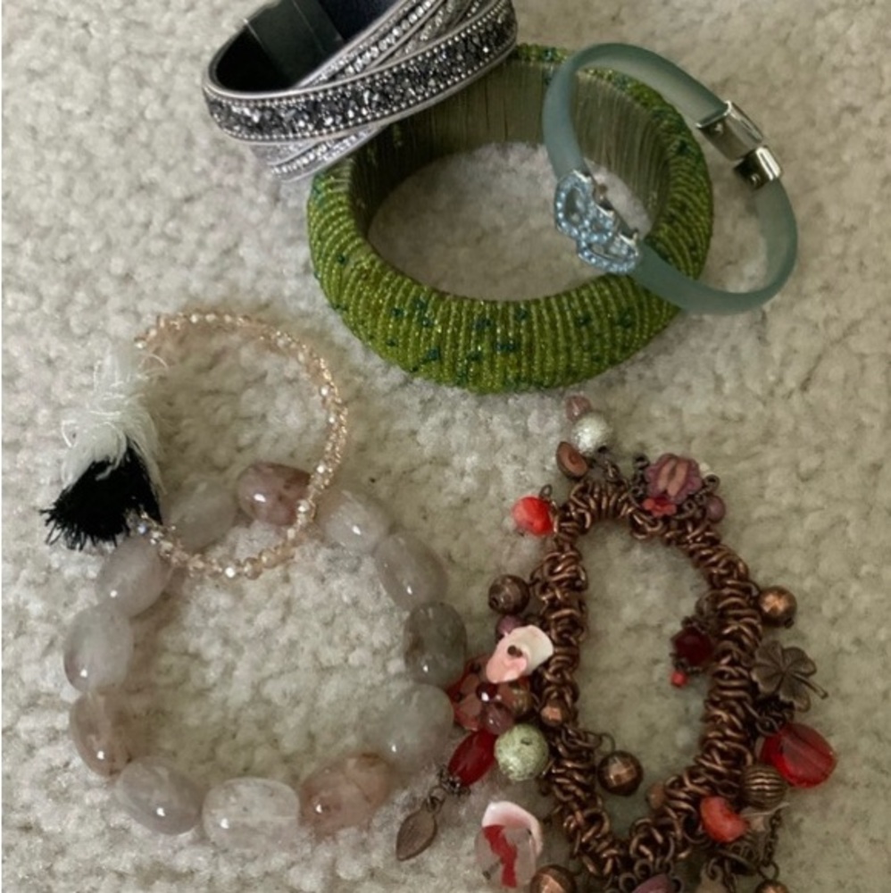 Bracelets (12) - Picture 3 of 10